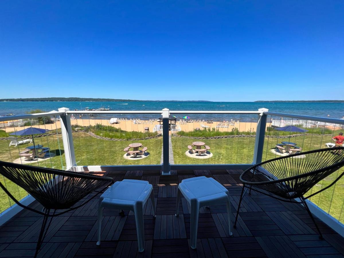 The Beach Haus - Траверс-Сити Экстерьер фото